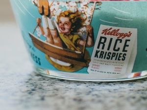 Can Wild Birds Eat Rice Krispies Cereal? (Answered + FAQ’s)
