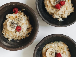 Can birds eat Quaker Oats? Nutrients, Serving, What to avoid