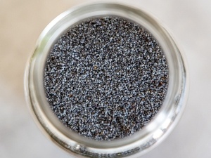 Can Chickens Eat Poppy Seeds? (Benefits, Seed vs Everything Bagel + FAQ’s)