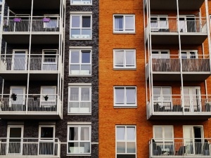 Smells Like Skunk In Apartment (5 Reasons Why + What To Do)